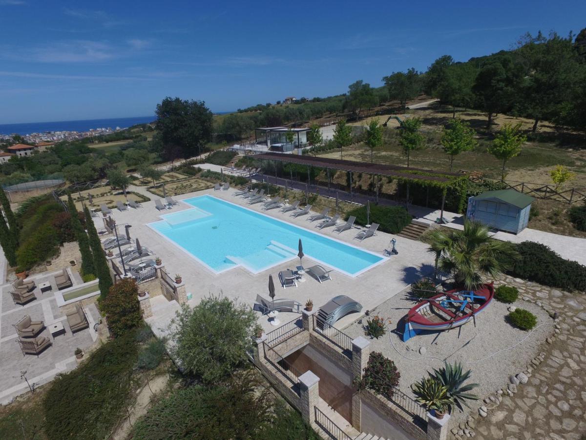 Villa Sant'Angelo ألبا أدرياتيكا المظهر الخارجي الصورة